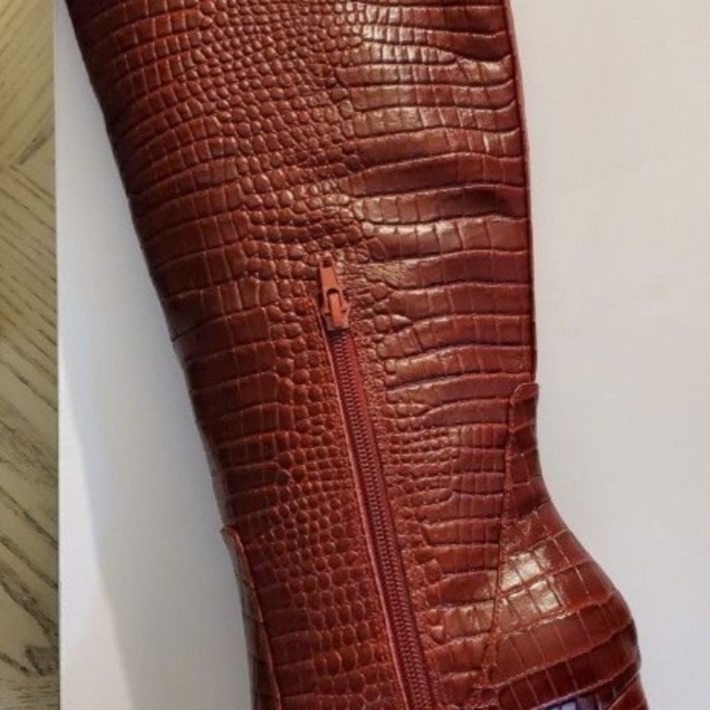 Elegant Red Croc-Embossed Knee-High Boots/ final sale - Picture 2 of 6